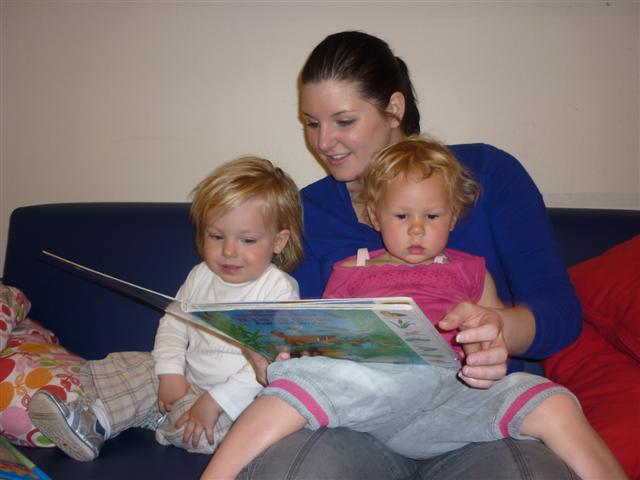 Bekende relaties komen voorlezen tijdens het Nationale Voorleesontbijt