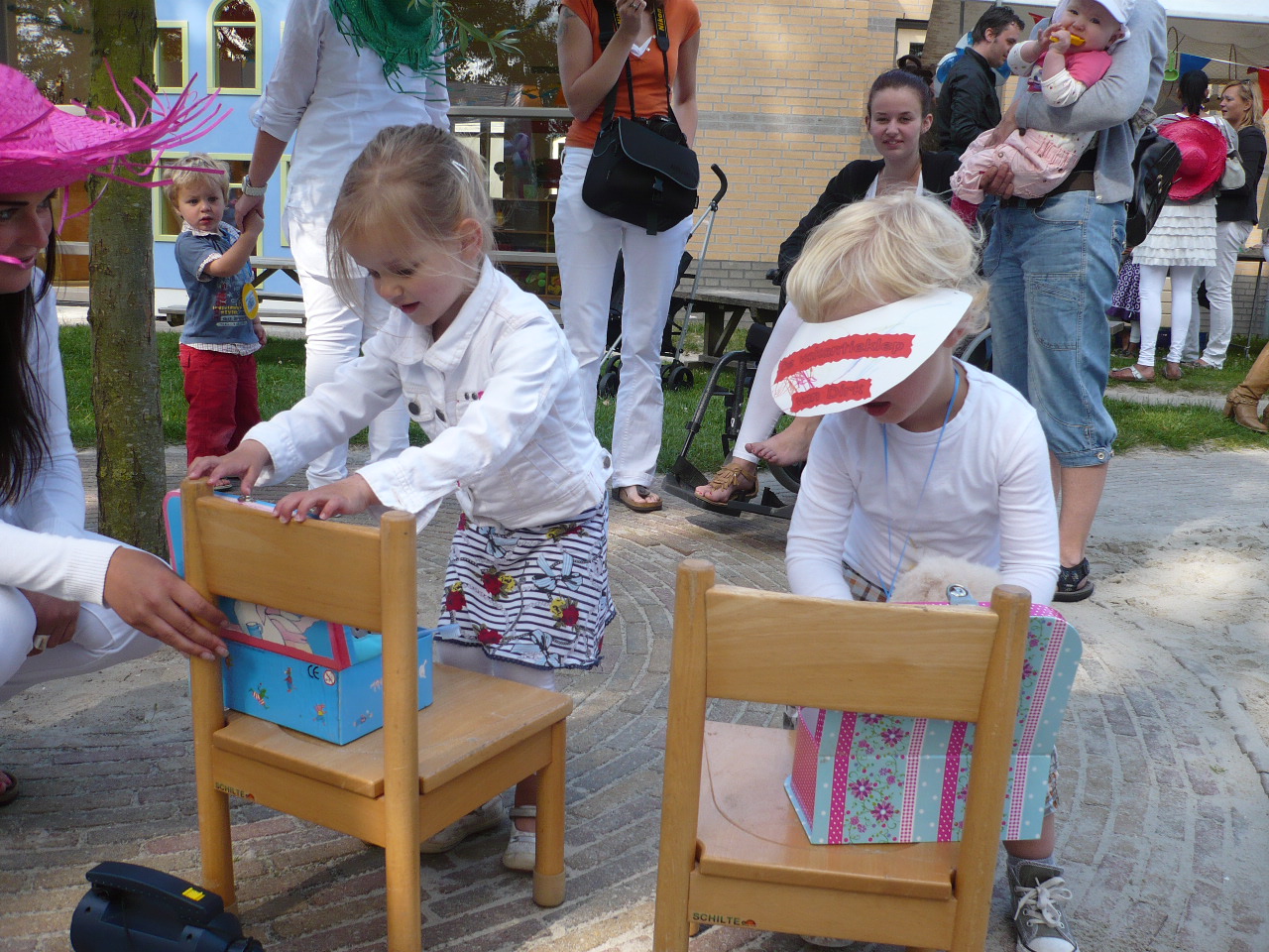 Kinderen van Hoepel en Schommel genieten van hun ’vakantie’!