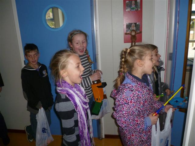 Kinderen van de Waldervaart gaan alle groepen langs