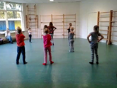 De kinderen van De Koet kunnen wel dansen! Foto SKRS (C)