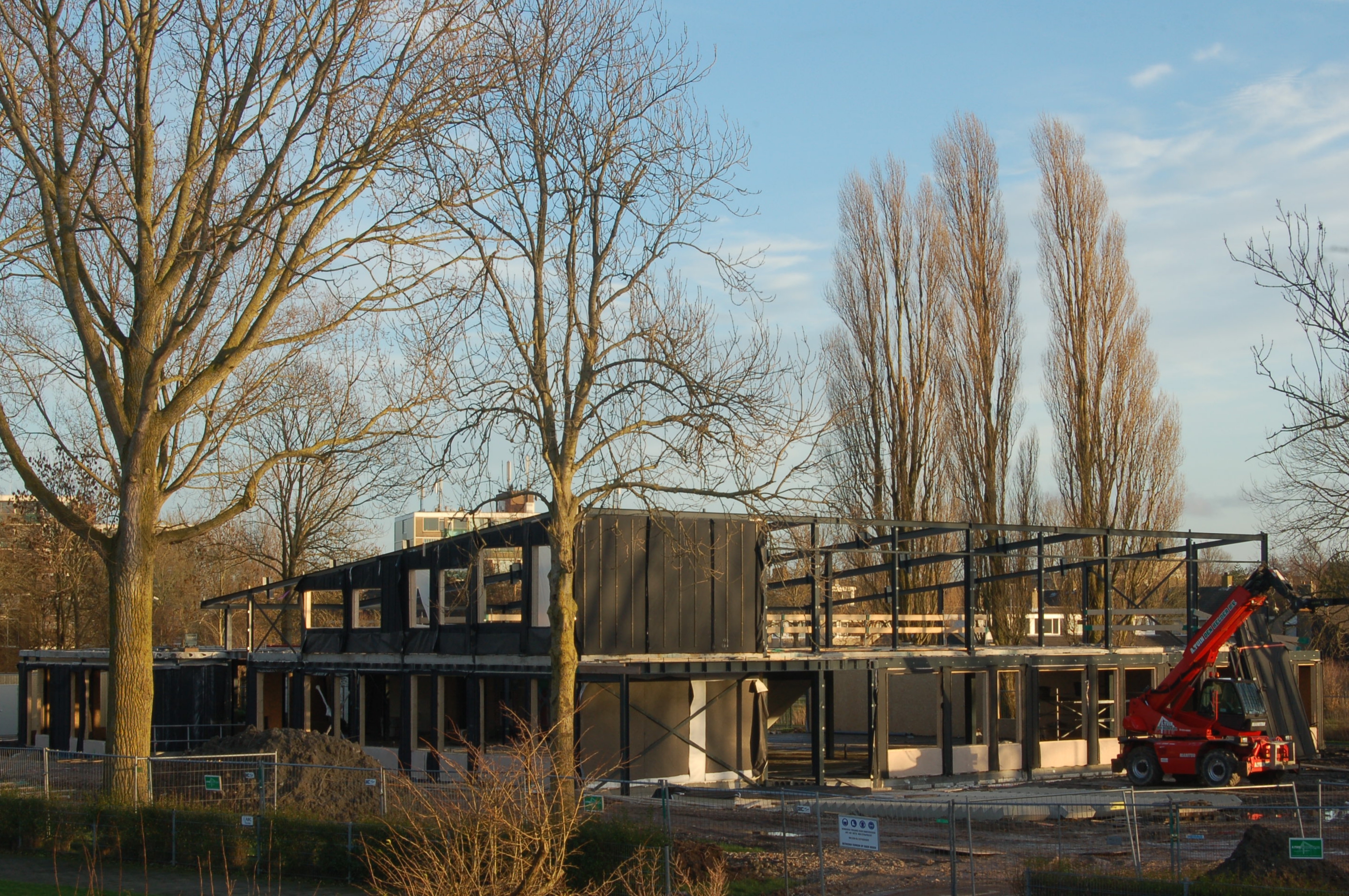 Ondertussen aan de Iepenlaan ...