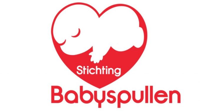 SKRS doneert bedrag kerstkaarten aan Stichting Babyspullen